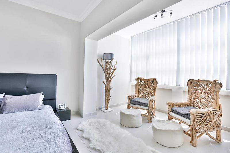 To Let 2 Bedroom Property for Rent in Sea Point Western Cape